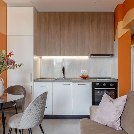 Apartamento Playful & Bright 1Br Near The Faculty Of Law Bucarest Exterior foto